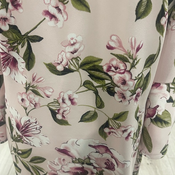 White House Black Market Floral Petal Sleeve Shift Dress Size 2 NWT - Picture 4 of 10